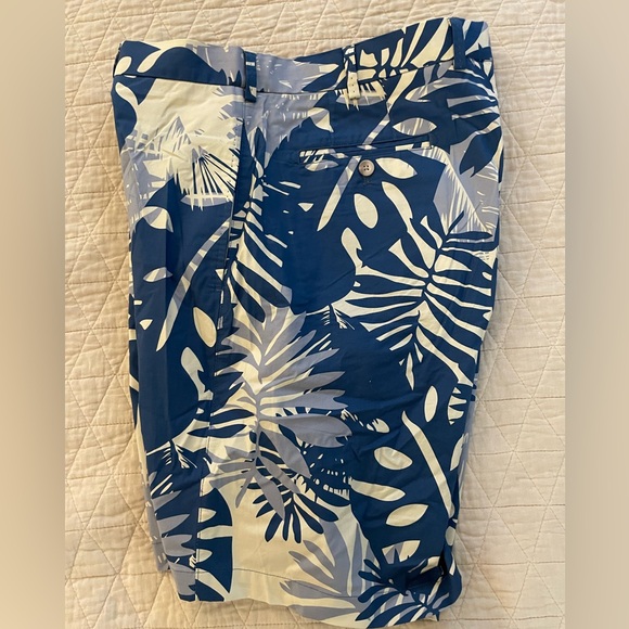 Peter Millar Other - PETER MILLAR Palm Fronds Print Flat Front Cotton Shorts in Blue Size 38 $110